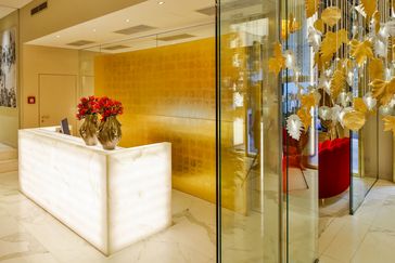front desk hotel das Tyrol